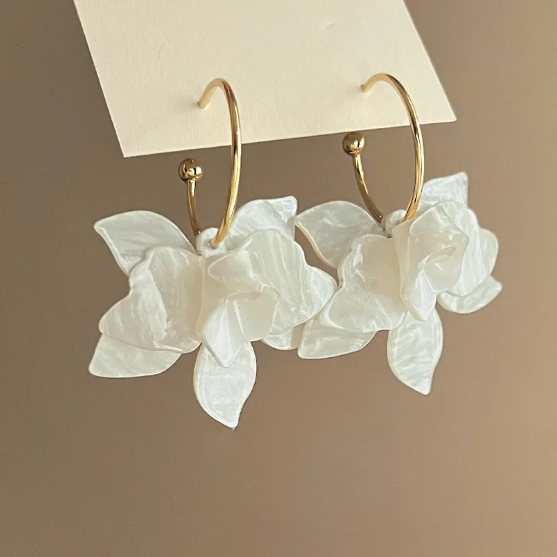 Delicate C Shape Metal White A - огляд і ціна Travel Accessories Inc