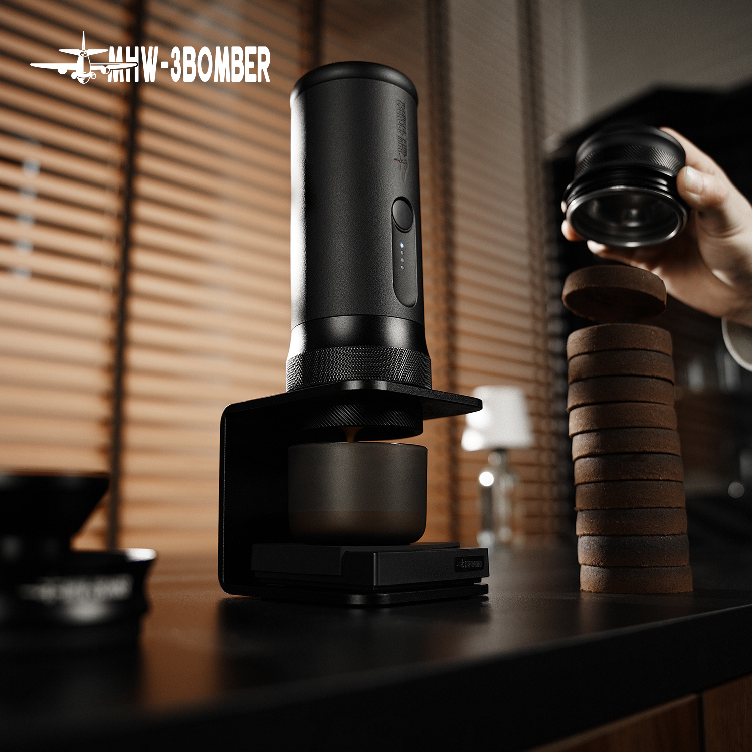 MHW-3BOMBER X-press58 Espresso - огляд і ціна Travel Accessories Set