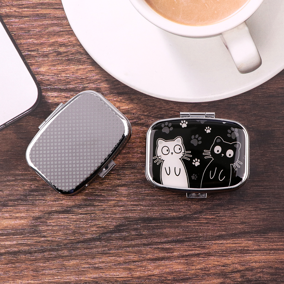 Cartoon Black And White Cat Tr - огляд і ціна Travel Accessories Gadget