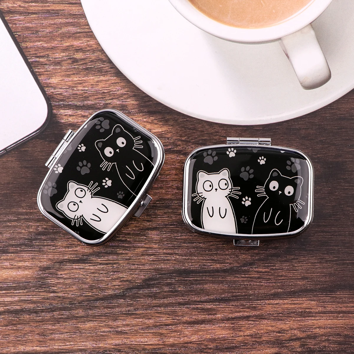 Cartoon Black And White Cat Tr - огляд і ціна Travel Accessories Gadget